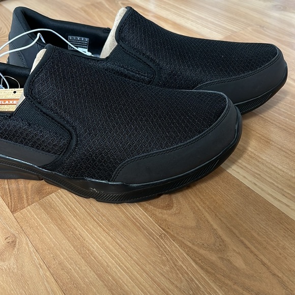 Skechers Men’s Slip-On - Picture 10 of 15